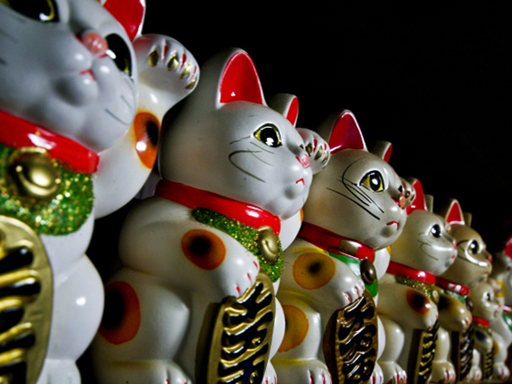 猫好きは必見！？「招き猫の日」には横浜「厳島神社」の招き猫おみくじで運試し